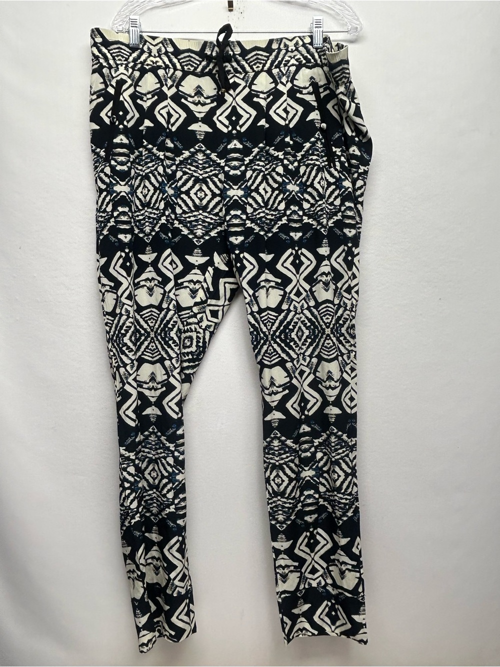 Black blue & White Geometric Print Pull-On Pants medium